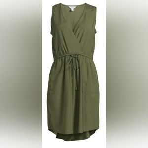 Time and Tru Women's Sleeveless Knee Length SurplusDress